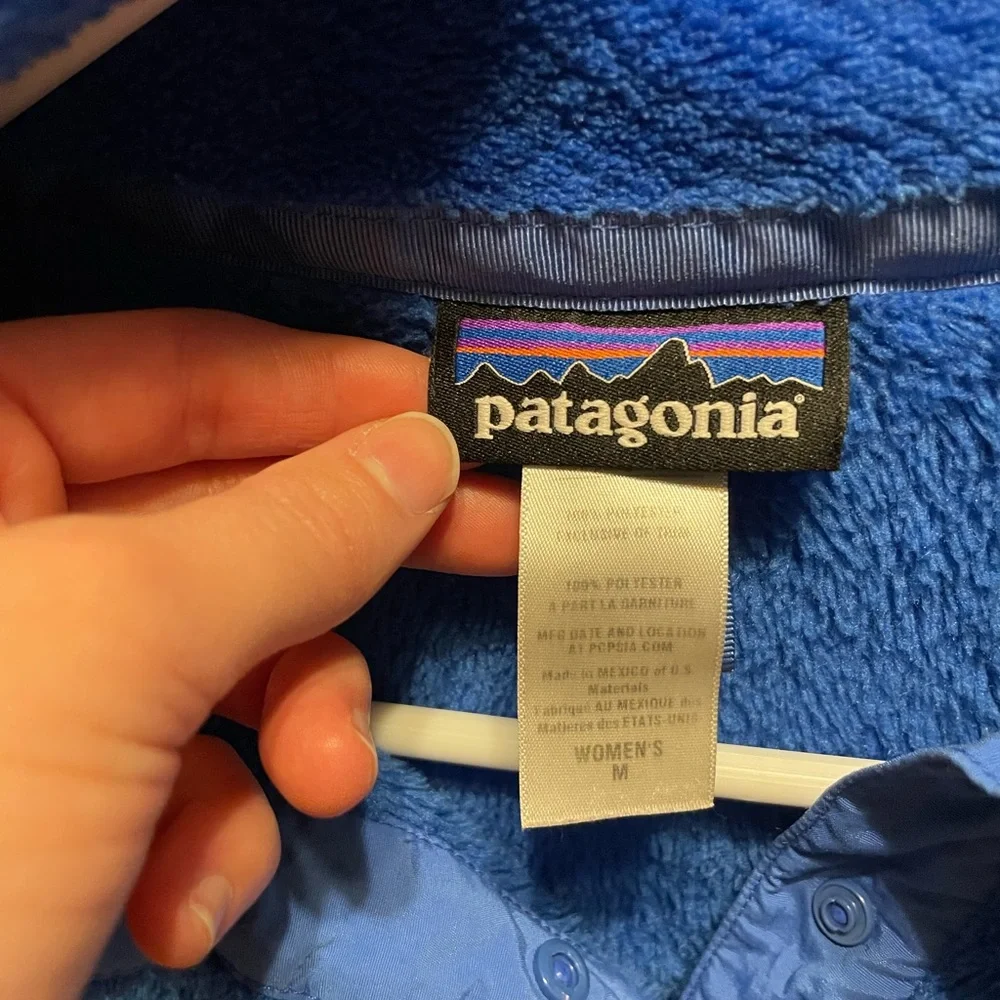 Patagonia Women's Blue Fleece Jacket - Picture 3 of 3